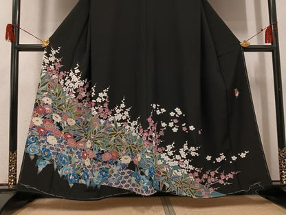 平和屋着物●豪華黒留袖　友禅　作家物　草花文　正絹　逸品　未使用　AABH5396ph