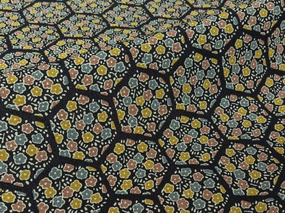 平和屋着物▽加納昭一　小紋　単衣　亀甲花文　反端付き　正絹　逸品　AABH5683jh