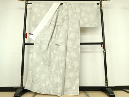 平和屋着物▽本塩沢　単衣　110亀甲　雪輪舞蝶文　正絹　逸品　AABH5748jh