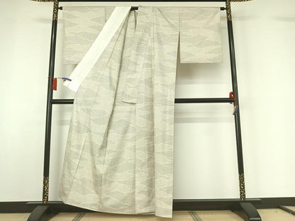 平和屋着物▽本場大島紬　白大島　単衣　120亀甲　雲取り文　正絹　逸品　AABH5759jh