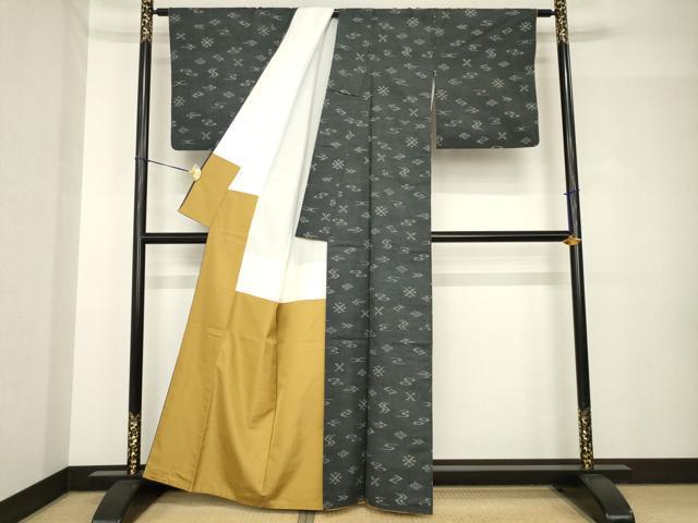 平和屋着物○上質な紬 琉球絣文様 正絹 逸品 AABH5830ck