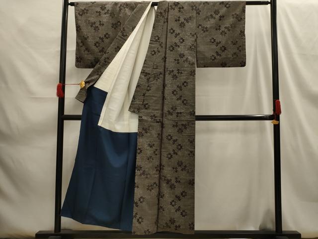 平和屋着物■本場大島紬　7マルキ　花唐草文　反端付き　正絹　逸品　AABH5922sx