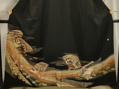 平和屋着物■豪華黒留袖 駒刺繍 扇面飛鶴花文 暈し染め 金銀彩 正絹 逸品 AABH6125sx