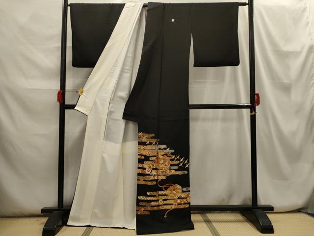 平和屋着物■豪華黒留袖　駒刺繍　飛鶴花文箱文　金彩　正絹　逸品　AABH6206sx