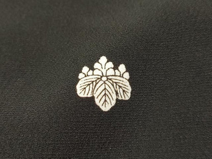 平和屋着物■豪華黒留袖 刺繍 流水地紙花鳥文 金彩 金銀糸 正絹 逸品 AABH6208sx