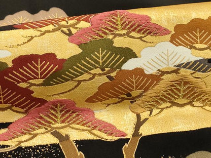 平和屋着物■豪華黒留袖　刺繍　梅松文　金糸　金彩　正絹　逸品　AABH6209sx