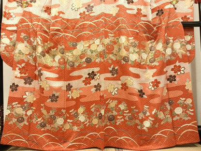 平和屋着物●豪華振袖　駒刺繍　草花文　金彩　正絹　逸品　AABH6825ph