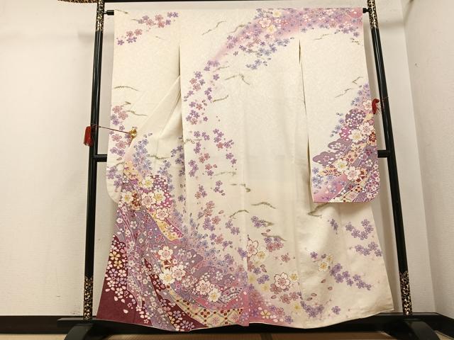 平和屋着物●豪華振袖　駒刺繍　雪輪舞花文　金彩　銀通し地　やまと誂製　正絹　逸品　AABH6826ph