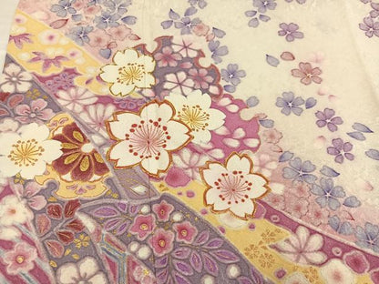 平和屋着物●豪華振袖　駒刺繍　雪輪舞花文　金彩　銀通し地　やまと誂製　正絹　逸品　AABH6826ph