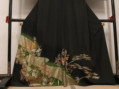 平和屋着物●豪華黒留袖　駒刺繍　流水草花文　金銀彩　正絹　逸品　AABH6828ph