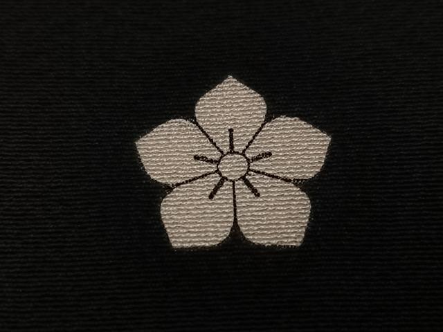 平和屋着物●豪華黒留袖　駒刺繍　流水草花文　金銀彩　正絹　逸品　AABH6828ph