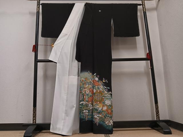 平和屋着物●豪華黒留袖　友禅　作家物　駒刺繍　吉祥草花文　暈し染め　金彩　正絹　逸品　AABH6841ph
