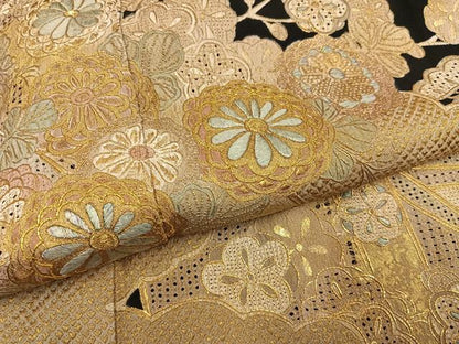 平和屋着物●豪華黒留袖　中国三大刺繍　汕頭刺繍　スワトウ刺繍　草花文　金彩　正絹　逸品　AABH6842ph