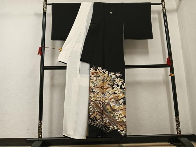 平和屋着物●女優・後藤久美子ブランド　黒留袖　駒刺繍　向かい鶴扇面草花文　金銀彩　正絹　逸品　AABH6860ph