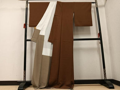 平和屋着物●染色作家　斉藤三才　色無地　花唐草地紋　渋紙色　反端付き　正絹　逸品　AABH6888ph