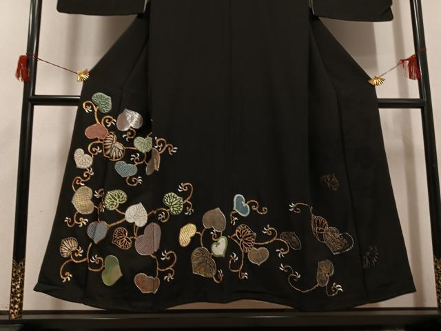 平和屋着物●豪華黒留袖　駒刺繍　葵　金彩　正絹　逸品　AABH6902ph