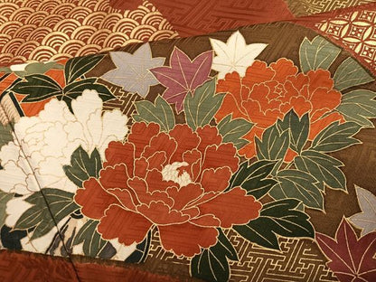 平和屋着物●豪華振袖　駒刺繍　雪輪御所車草花文　金彩　正絹　逸品　AABH6903ph