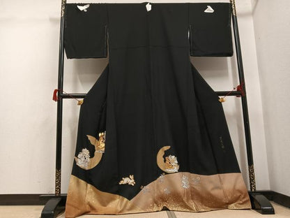 平和屋着物●豪華黒留袖　作家物　駒刺繍　花兎之図　金彩　正絹　逸品　未使用　AABH6908ph