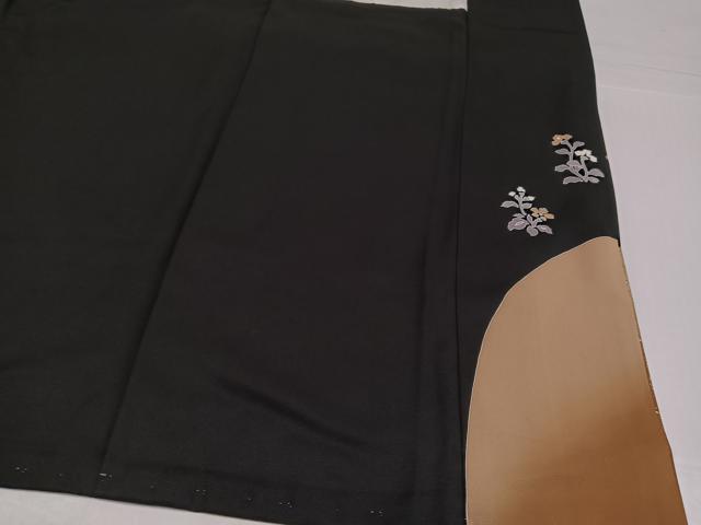 平和屋着物●豪華黒留袖　作家物　駒刺繍　花兎之図　金彩　正絹　逸品　未使用　AABH6908ph