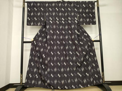 平和屋着物●本場琉球絣　紬　飛鳥文　正絹　逸品　AABH7005ck
