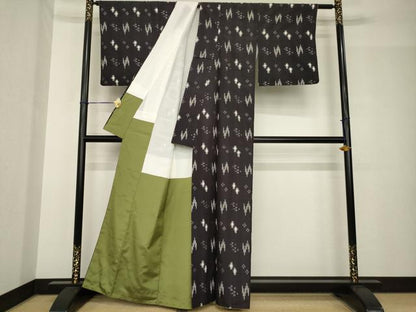 平和屋着物●本場琉球絣　紬　飛鳥文　正絹　逸品　AABH7005ck