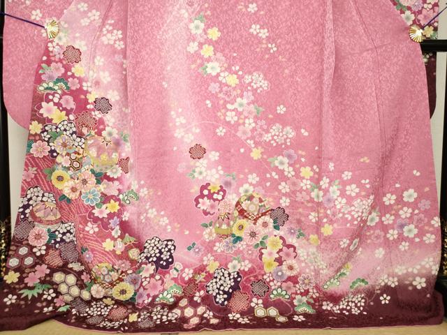 平和屋着物●豪華振袖　駒刺繍　花毬文　暈し染め　金通し地　ロング丈　正絹　逸品　AABH7007ck
