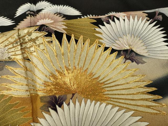 平和屋着物●世界的ファッションデザイナー 山本寛斎 kansaiブランド 黒留袖 駒刺繍 懸崖松唐花鏡図文 金彩 さが美扱い 逸品 AABH7025ck