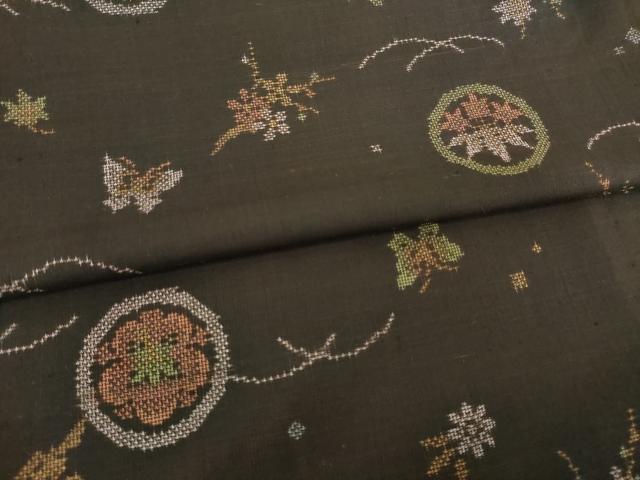 平和屋着物●本場大島紬　カタス9マルキ　吉祥花蝶丸文　正絹　逸品　未使用　AABH7028ck