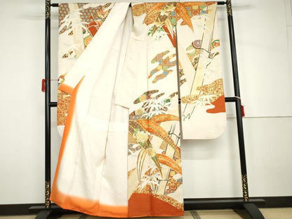 平和屋着物●豪華振袖　駒刺繍　笹竹吉祥文　金彩　金通し地　正絹　逸品　AABH7191cs
