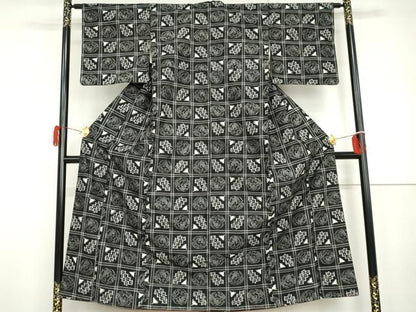 平和屋着物●上質な紬　格子　黒地　正絹　逸品　AABH7198cs