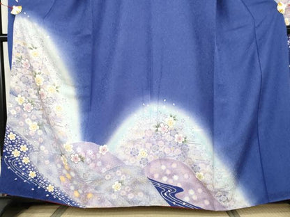 平和屋着物●豪華振袖　駒刺繍　流水花文　暈し染め　たたき染め　金彩　金通し地　正絹　逸品　AABH7201cs
