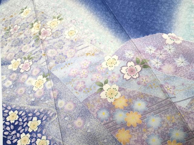 平和屋着物●豪華振袖　駒刺繍　流水花文　暈し染め　たたき染め　金彩　金通し地　正絹　逸品　AABH7201cs