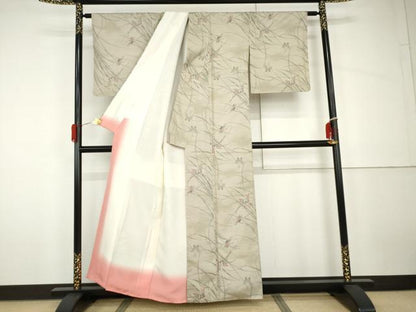 平和屋着物●本場大島紬　白大島　一元7マルキ　総絣　舞蝶文　正絹　逸品　未使用　AABH7224cs