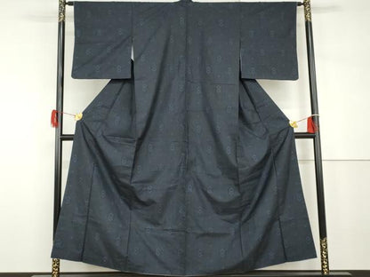 平和屋着物●本場大島紬　割り込み絣　亀甲花文　正絹　逸品　AABH7251cs
