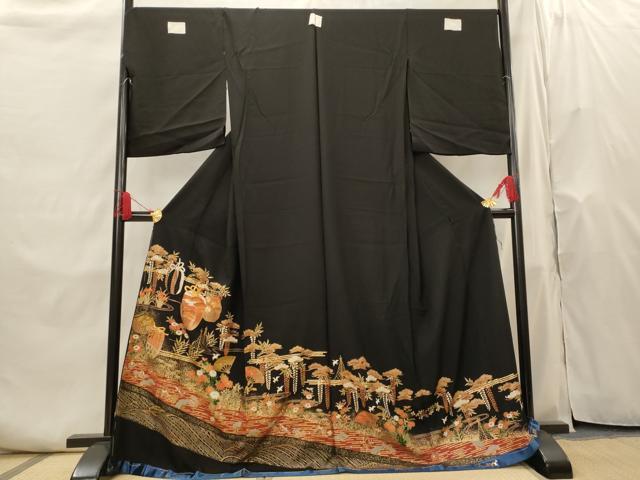 平和屋着物■豪華黒留袖 駒刺繍 陶器花松文 仮絵羽 正絹 逸品 未使用 AABH7345st