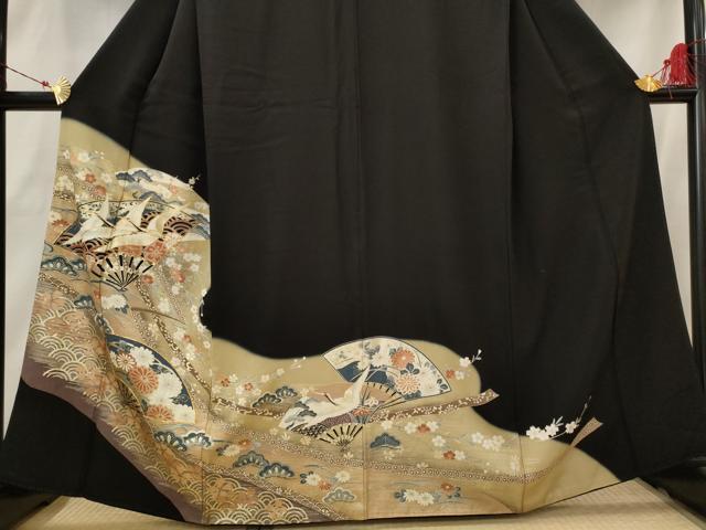 平和屋着物■豪華黒留袖　駒刺繍　扇面飛鶴花文　暈し染め　金彩　正絹　逸品　AABH7399st