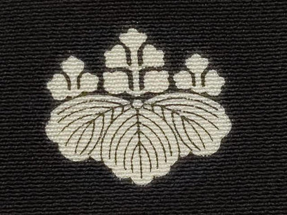 平和屋着物■豪華黒留袖　駒刺繍　扇面飛鶴花文　暈し染め　金彩　正絹　逸品　AABH7399st