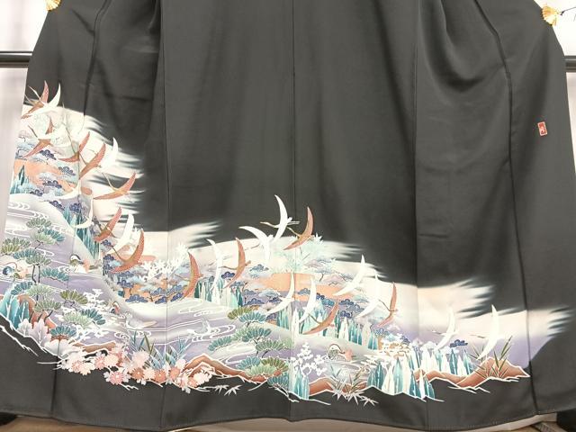 平和屋着物■豪華黒留袖　作家物　鴛鴦飛鶴花松文　暈し染め　金彩　正絹　逸品　AABH7509oa