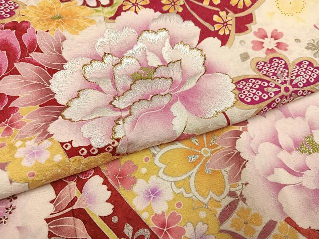 平和屋着物●豪華振袖　刺繍　花蝶文　銀彩　銀通し地　正絹　逸品　AABH8306ph