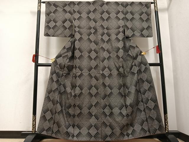平和屋着物●本場大島紬　カタス9マルキ　幾何学文様　正絹　逸品　AABH8312ph