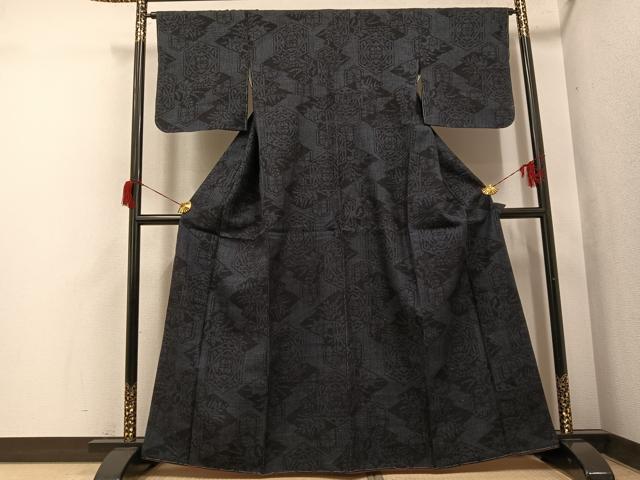 平和屋着物●本場結城紬　重要無形文化財　100亀甲　草花文　正絹　逸品　未使用　AABH8313ph