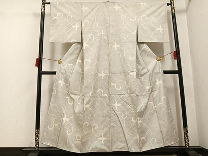 平和屋着物●本場大島紬　白大島　100亀甲　唐草文　正絹　逸品　未使用　AABH8330ph