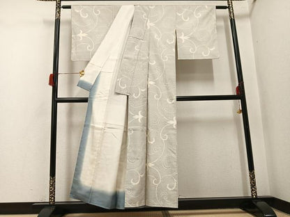 平和屋着物●本場大島紬　白大島　100亀甲　唐草文　正絹　逸品　未使用　AABH8330ph