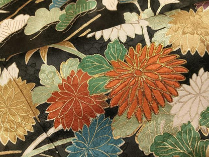 平和屋着物●豪華振袖　駒刺繍　風景草花文　黒地　金彩　正絹　逸品　AABH8332ph