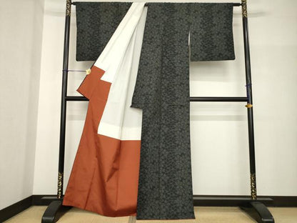 平和屋着物●結城紬　100亀甲　花尽くし間道　正絹　逸品　AABH8435ck