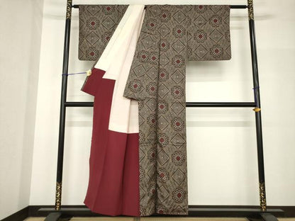 平和屋着物●本場大島紬　龍郷絣　花菱文　正絹　逸品　AABH8455ck