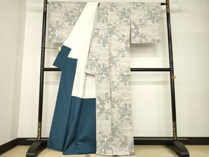 平和屋着物●本場大島紬　白大島　カタス9マルキ　総絣　雲重ね花文　正絹　逸品　AABH8777ck