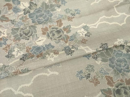 平和屋着物●本場大島紬　白大島　カタス9マルキ　総絣　雲重ね花文　正絹　逸品　AABH8777ck