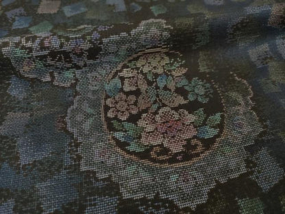 平和屋着物●都喜ヱ門　本場大島紬　カタス9マルキ　花絵皿文　黒地　藤絹織物謹製　正絹　逸品　AABH8832ck