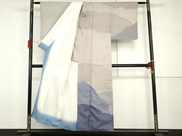平和屋着物●日本工芸会正会員　型絵染作家　伊砂久二雄　本場大島紬　染大島　訪問着　重ね山樹林風景シルエット　正絹　逸品　AABH8842cs